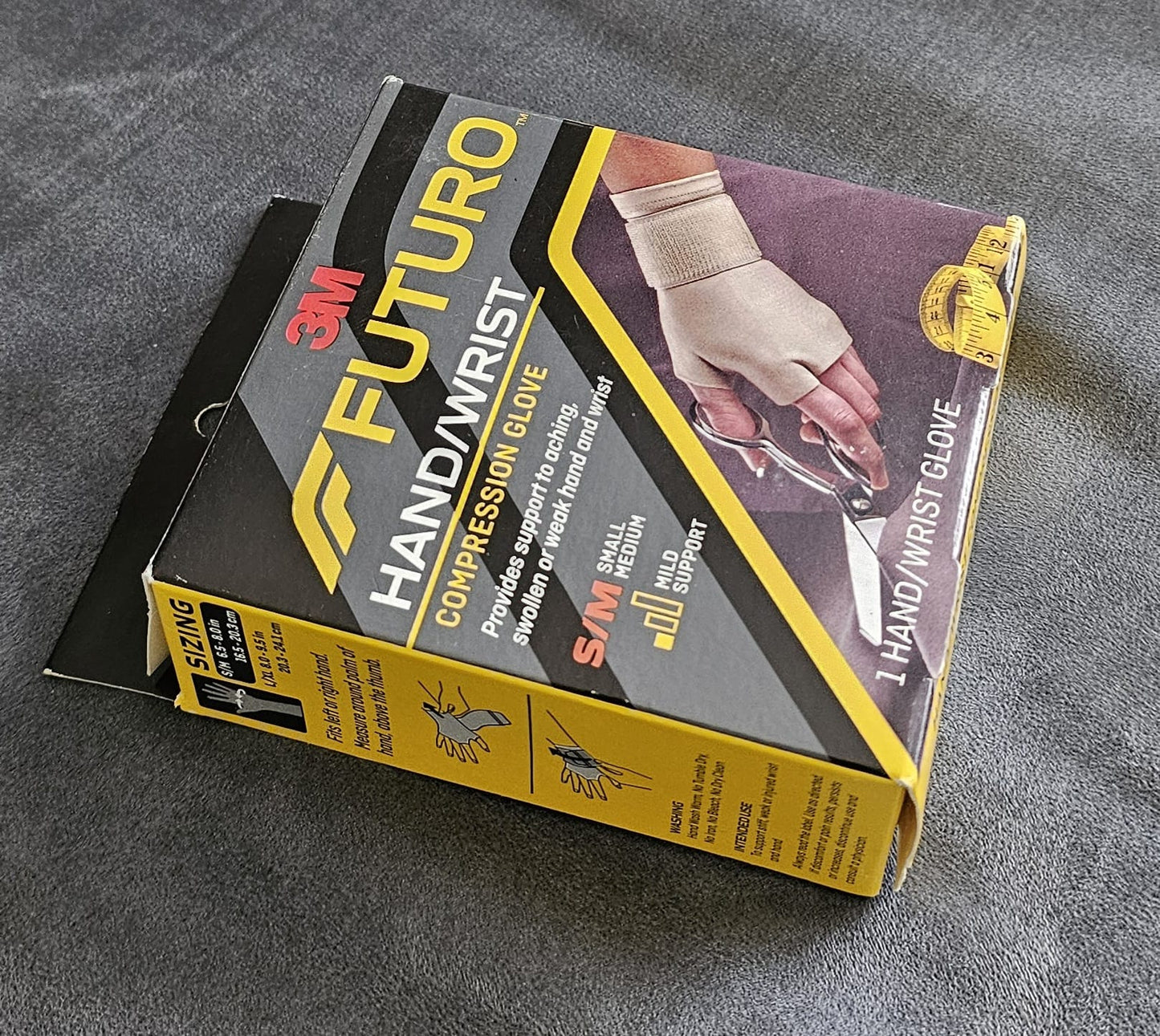 New 3M Futuro Hand/Wrist Compression Glove. *Size: S/M*