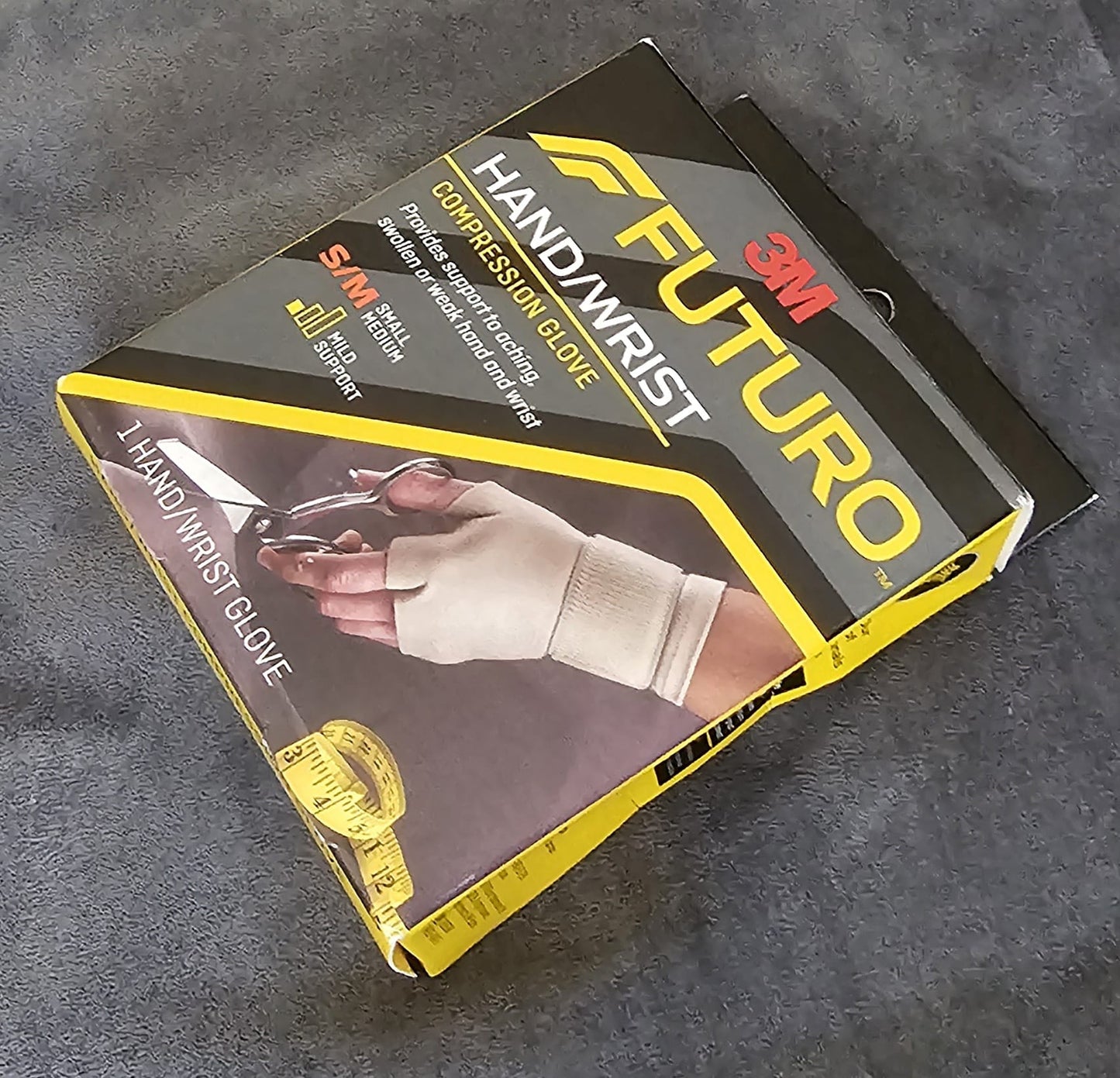 New 3M Futuro Hand/Wrist Compression Glove. *Size: S/M*