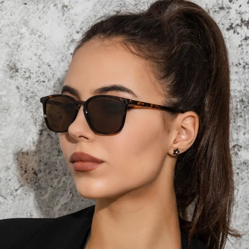 Simple Retro Sunglasses For Men And Women - Image #5