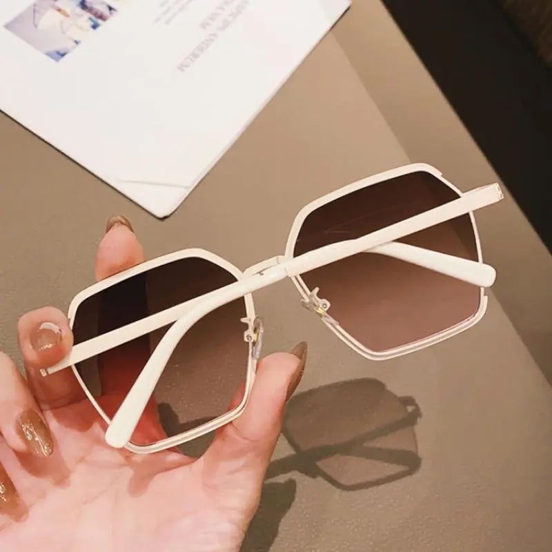 Ins Vintage Half-Frame Sunglasses Summer Oversize Metal Square Eyewear Uv400 Outdoor Sunscreen Women UV Protection Sunglasses - Image #5