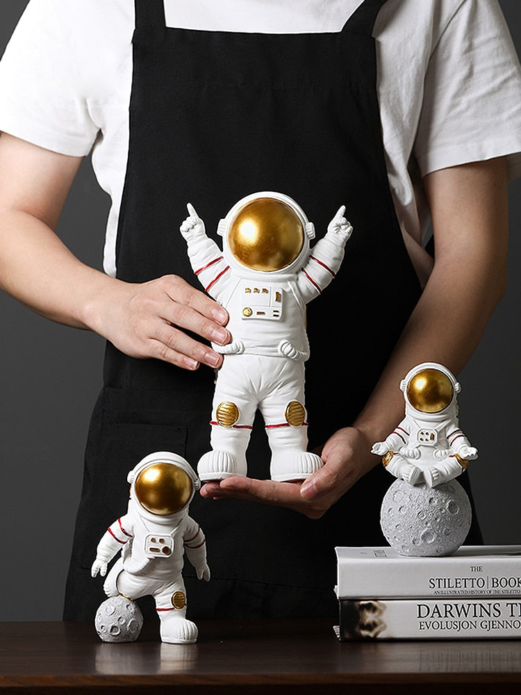 Nordic Modern Astronaut Miniature Figurines Resin Craft Home Fairy Garden Desk Decoration Furnishing Articles Room Accessories