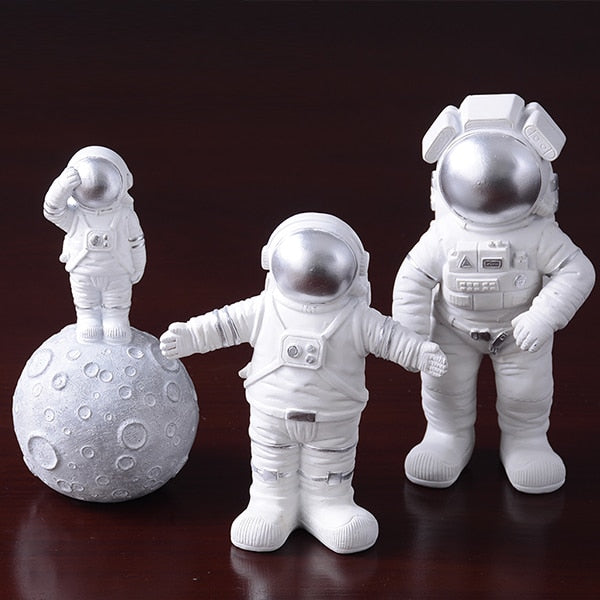 Nordic Modern Astronaut Miniature Figurines Resin Craft Home Fairy Garden Desk Decoration Furnishing Articles Room Accessories