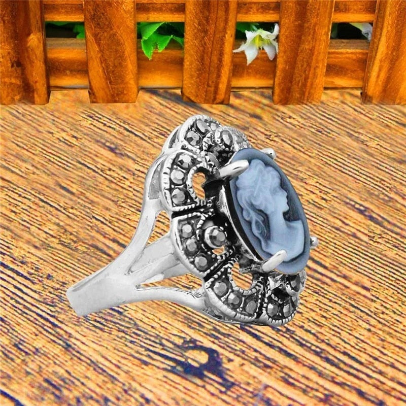 Oval Lady Queen Cameo Rings For Women Antique Silver Plated Rhinestone Plum Flower Vintage Fashion Jewelry TR708