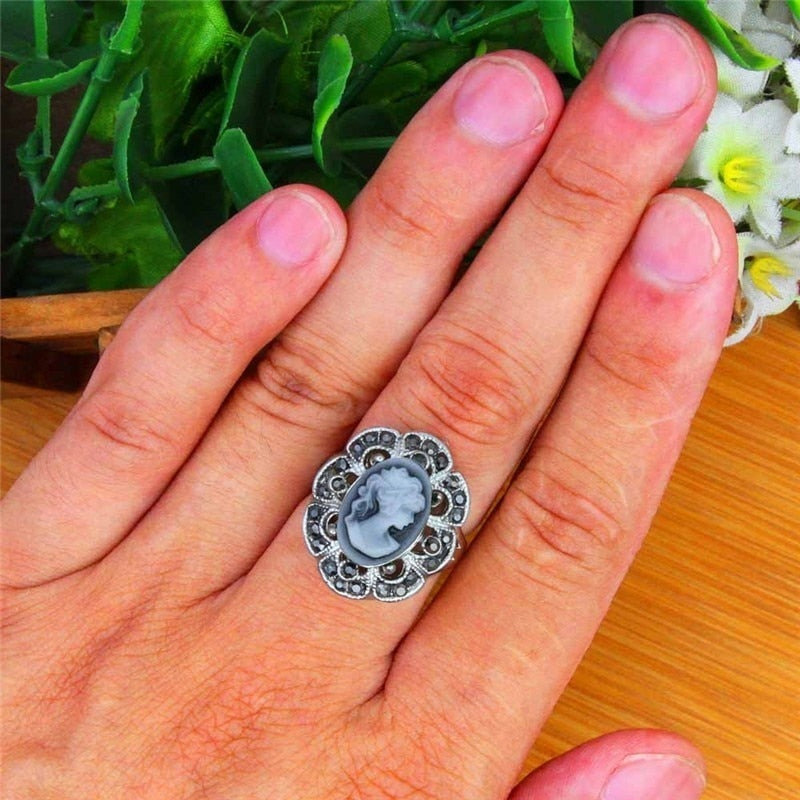 Oval Lady Queen Cameo Rings For Women Antique Silver Plated Rhinestone Plum Flower Vintage Fashion Jewelry TR708