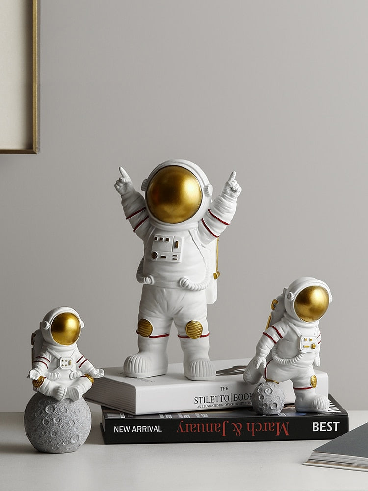 Nordic Modern Astronaut Miniature Figurines Resin Craft Home Fairy Garden Desk Decoration Furnishing Articles Room Accessories