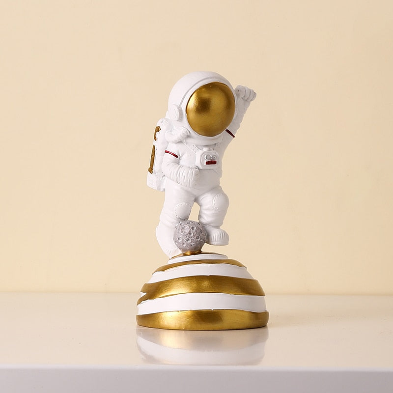 Nordic Modern Astronaut Miniature Figurines Resin Craft Home Fairy Garden Desk Decoration Furnishing Articles Room Accessories