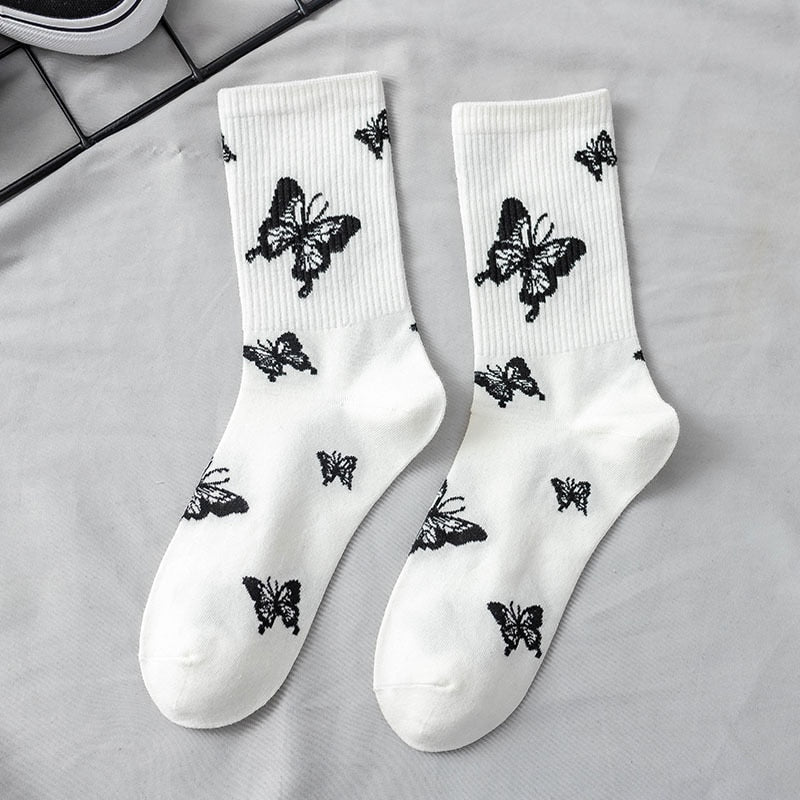 Retro Cute Japanese Spring And Summer Socks Female Ins Tide Sports Net Red Bow Simple And Fashionable Tube Pile Pile Socks