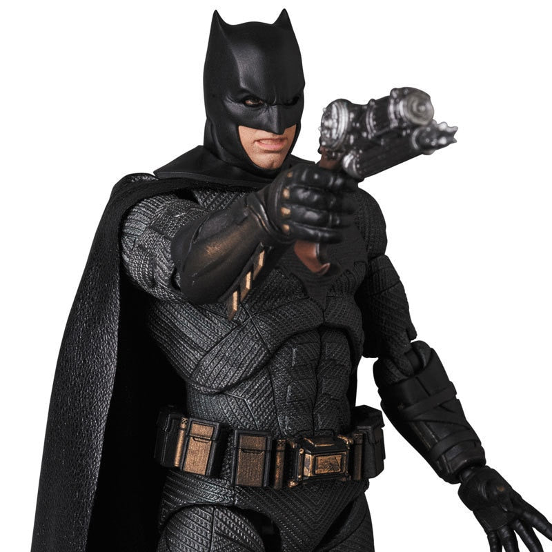 Movies  the Dark Knight  Figure pvc action Figure 16 cm Collection Mezco  Bruce Wayne Model  Kids Toy