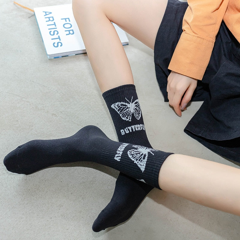 Retro Cute Japanese Spring And Summer Socks Female Ins Tide Sports Net Red Bow Simple And Fashionable Tube Pile Pile Socks